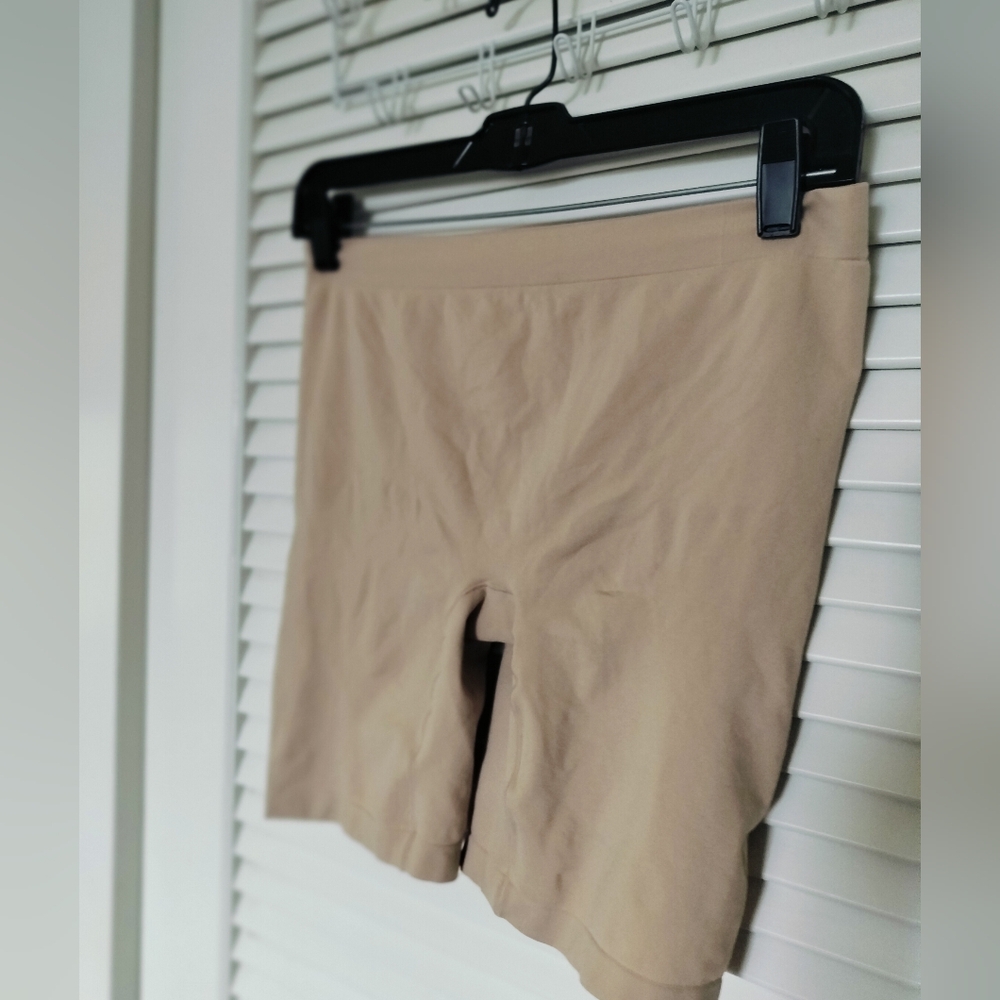 Jockey XXL Smoothing Mid Waist Shorts Beige